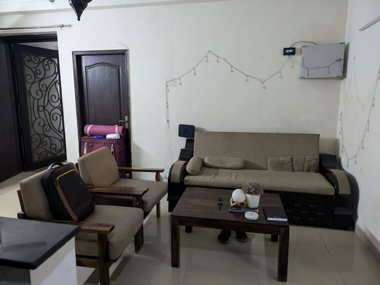 Living Room, amrapali-silicon-city 2.5 Bedroom 1180 Sq.Ft. Apartment In Sector 76 Noida 10567612