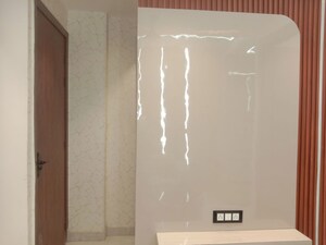 Furnished Amenities in 2 BHK Builder Floor at Mohan Garden – for Sale