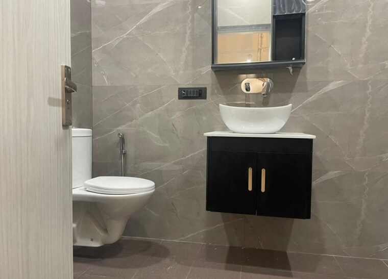 Bathroom, greater kailash Commercial Office Space 3500 Sq.Ft. In Greater Kailash Delhi 10567650
