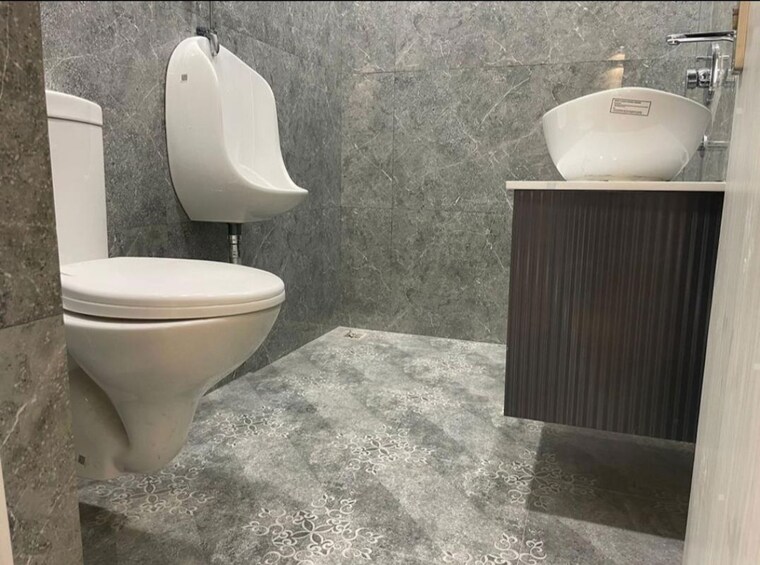Bathroom, greater kailash Commercial Office Space 3500 Sq.Ft. In Greater Kailash Delhi 10567650