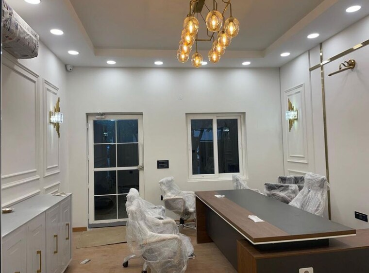Room, greater kailash Commercial Office Space 3500 Sq.Ft. In Greater Kailash Delhi 10567650