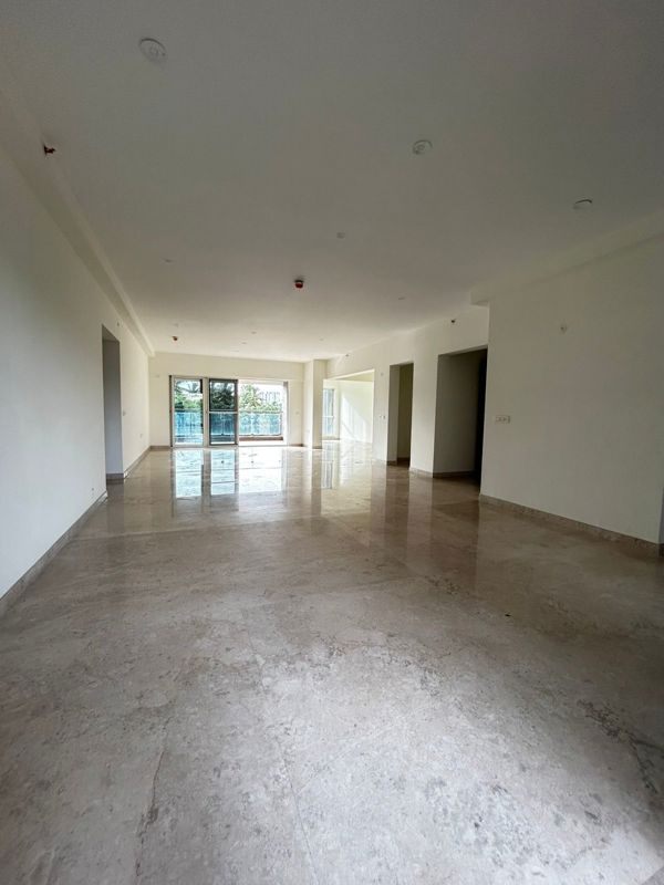 4 BHK + Extra Room 5260 Sq.Ft. Apartment in SNN Clermont