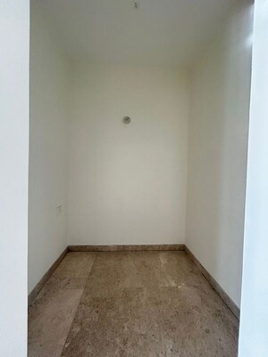 Room in 4 BHK Apartment at SNN Clermont, Hebbal – for Sale
