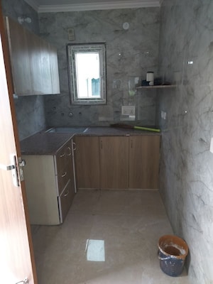 Bathroom in 1 BHK Apartment at Sector 13 Dwarka – for Rent