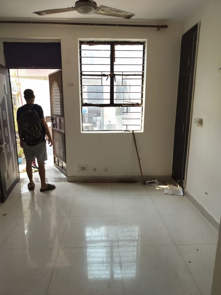Room, sector 13 dwarka 1 Bedroom 500 Sq.Ft. Apartment In Sector 13 Dwarka Delhi 10567664