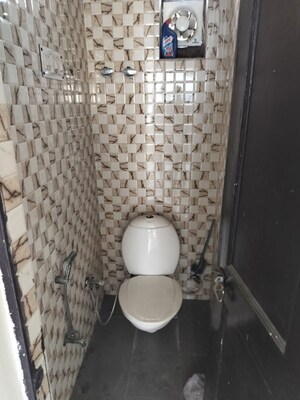 Bathroom in 1 BHK Apartment at Sector 13 Dwarka – for Rent