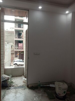 Room in 1 BHK Independent House at Mohan Garden – for Sale