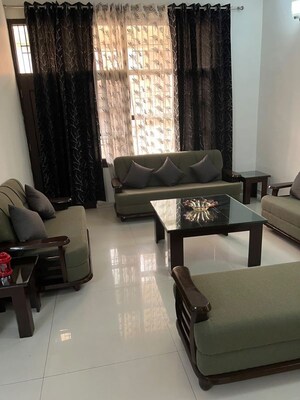 3 BHK Builder Floor For Rent in Sector 50