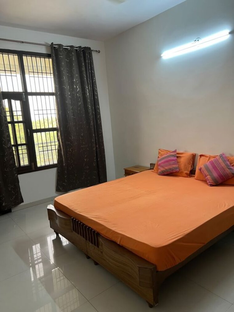 Bedroom, sector 50 3 Bedroom 1000 Sq.Ft. Builder Floor In Sector 50 Chandigarh 10567737
