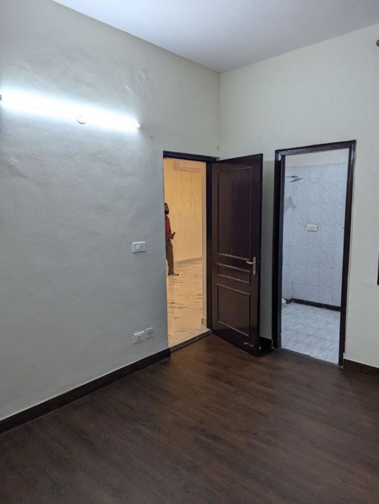 Room, sushant lok iii 4 Bedroom 301 Sq.Yd. Builder Floor In Sushant Lok Iii Gurgaon 10567758