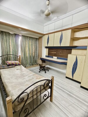 Bedroom in 2 BHK Apartment at Sankalp II, Malad East – for Rent