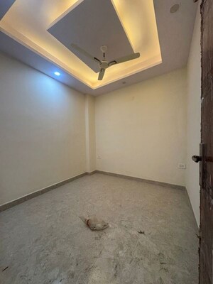Room in 2 BHK Builder Floor at Bhagwati Apartments Noida, Sector 73 – for Sale