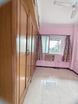 Room in 2 BHK Apartment at Riddhi Garden, Malad East – for Rent
