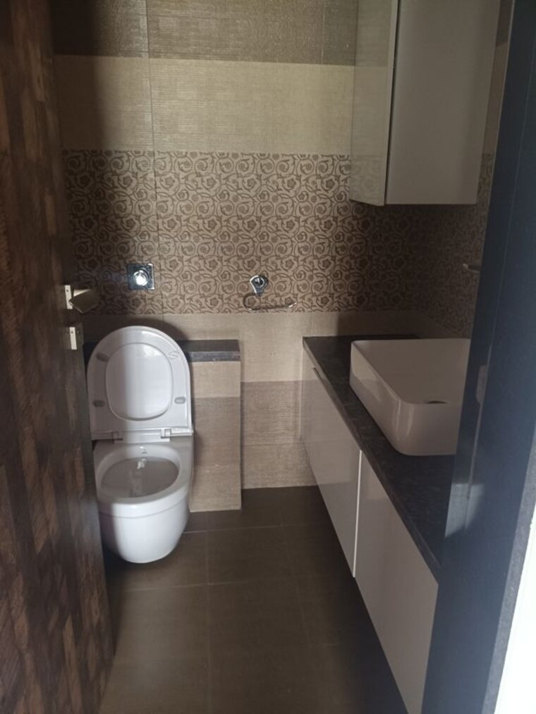 Bathroom, raheja-gardens 2 Bedroom 1200 Sq.Ft. Apartment In Wanwadi Pune 10567790