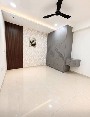 Room in 3 BHK Apartment at Lakshmi Cadillac, Kondapur – for Rent