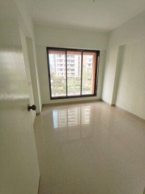 Room in 1 BHK Apartment at Akshardham Apartment, Malad West – for Rent