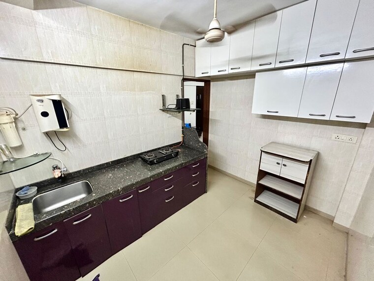Kitchen, lokhandwala complex 1 Bedroom 600 Sq.Ft. Apartment In Lokhandwala Complex Mumbai 10567807