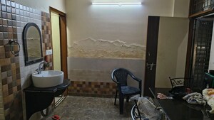Furnished Amenities in 2 BHK Builder Floor at Mayur Vihar 1 – for Rent