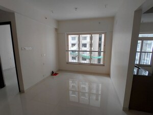 Room in 1 BHK Apartment at Kalpataru Vivant, Jogeshwari East – for Rent