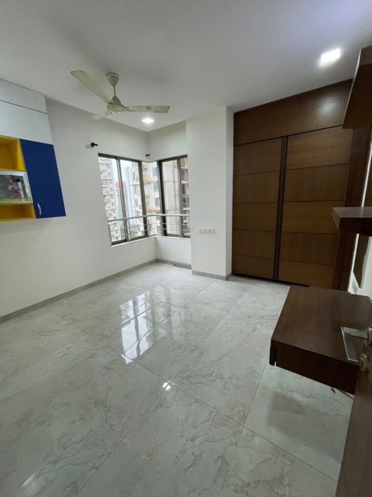 Room, lodha-luxuria 3 Bedroom 1200 Sq.Ft. Apartment In Majiwada Thane 10567863