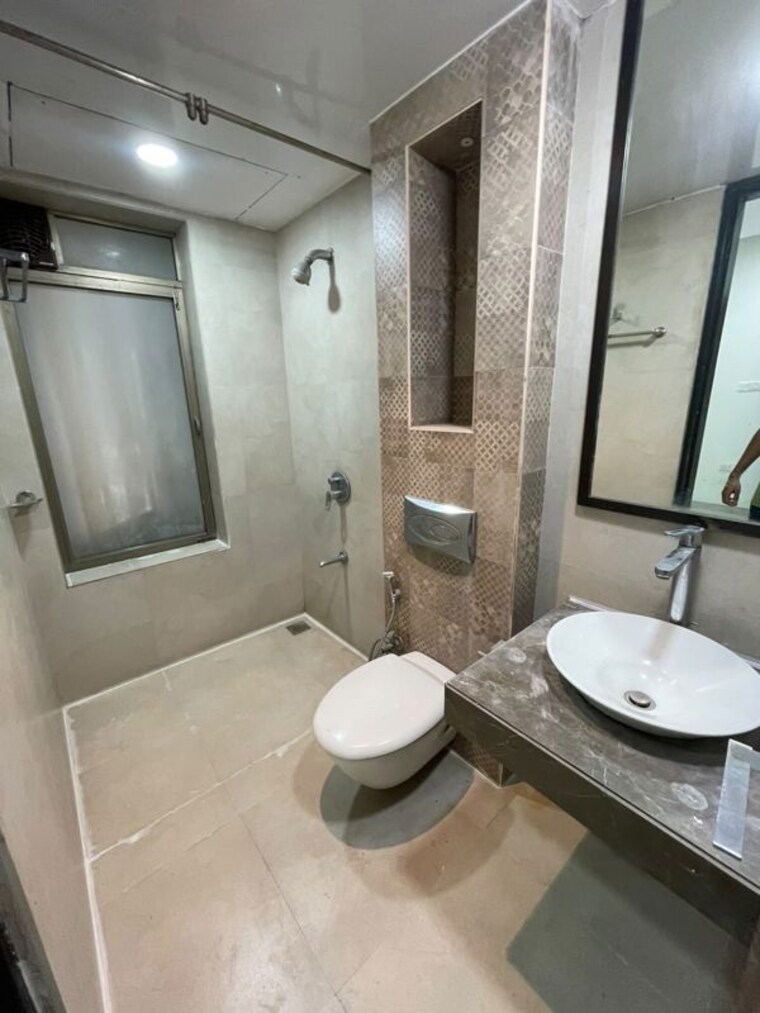 Bathroom, lodha-luxuria 3 Bedroom 1200 Sq.Ft. Apartment In Majiwada Thane 10567863