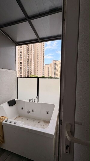 Team Area in 4 BHK Penthouse at One Oak Atmos, Gomti Nagar – for Rent