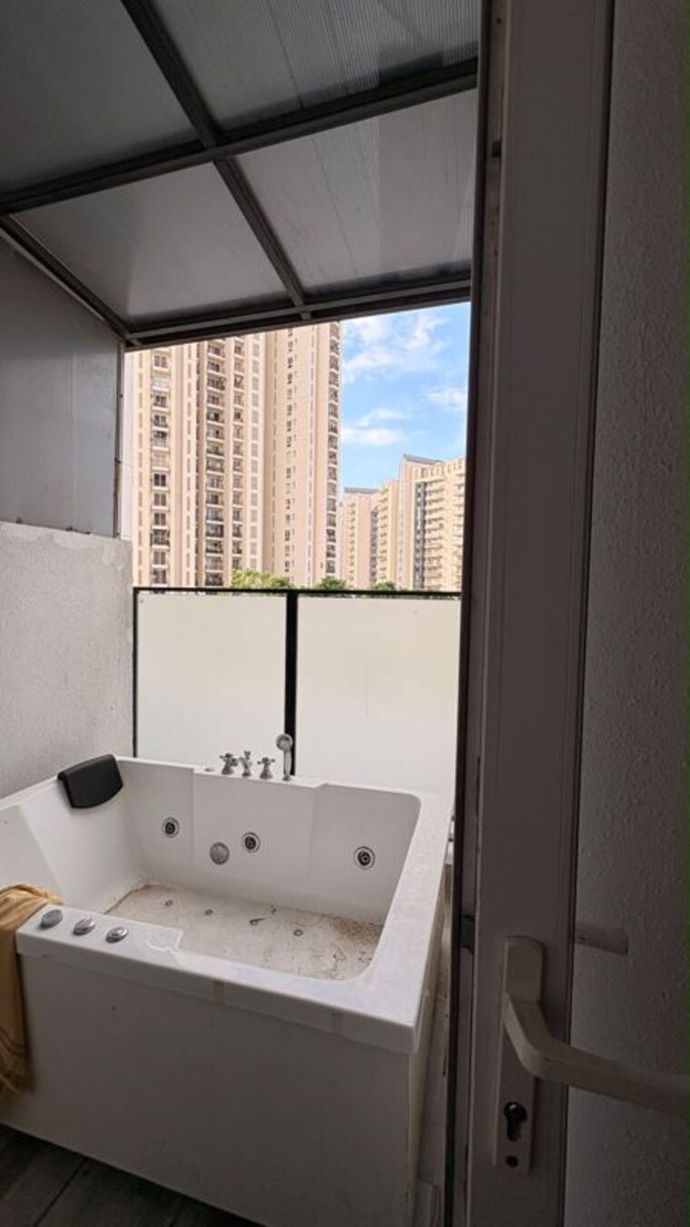 Team Area, one-oak-atmos 4 Bedroom 3800 Sq.Ft. Penthouse In Gomti Nagar Lucknow 10567878