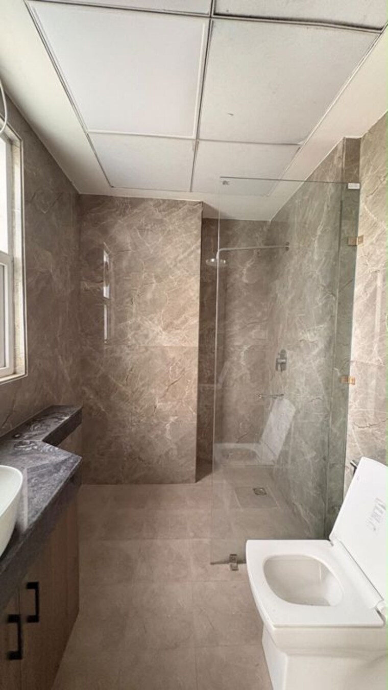 Bathroom, one-oak-atmos 4 Bedroom 3800 Sq.Ft. Penthouse In Gomti Nagar Lucknow 10567878