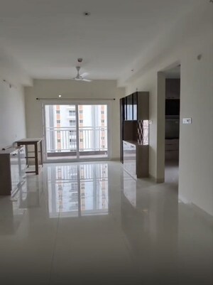 Room in 2.5 BHK Apartment at My Home Sayuk, Tellapur – for Rent