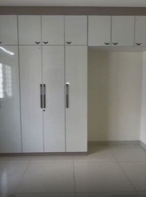 Room in 2.5 BHK Apartment at My Home Sayuk, Tellapur – for Rent
