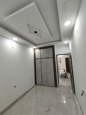 Room in 2 BHK Independent House at Jankipuram Vistar – for Sale
