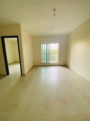 Room in 2 BHK Apartment at Piramal Vaikunth, Balkum Pada – for Sale