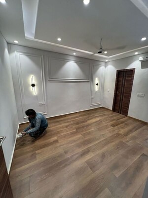 Parking in 4 BHK Builder Floor at BPTP Parkland Pride, Sector 77 – for Rent