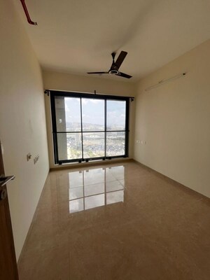 Room in 3.5 BHK Apartment at Dosti Eastern Bay Phase 2, Wadala – for Rent