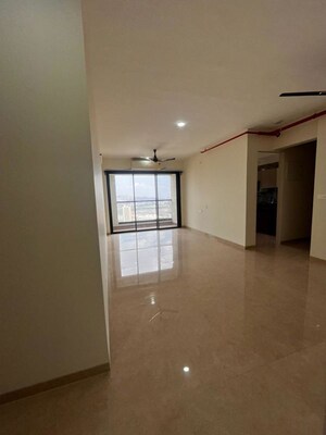 Room in 3.5 BHK Apartment at Dosti Eastern Bay Phase 2, Wadala – for Rent