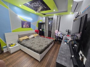 Room in 3 BHK Apartment at BPTP Parkland Pride, Sector 77 – for Sale