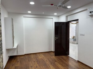 Room in 3 BHK Apartment at Poulomi Avante, Kokapet – for Rent