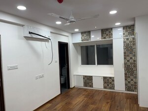 Room in 3 BHK Apartment at Poulomi Avante, Kokapet – for Rent