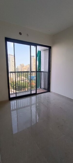 Room in 2 BHK Apartment at Damji Shamji Mahavir Spring Tulip Phase 1, Pokhran Road No Two – for Rent