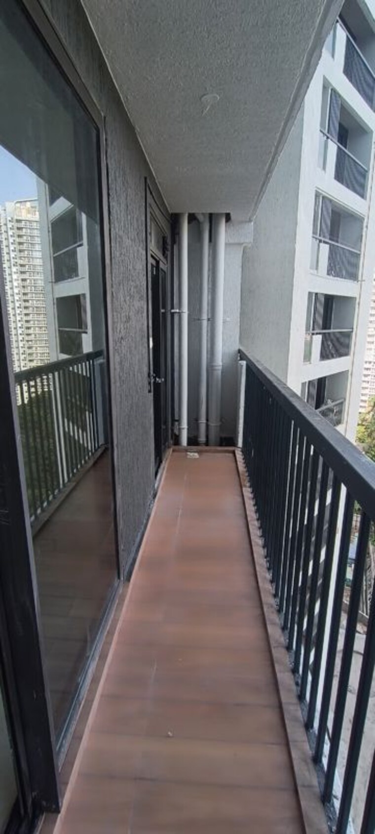 Balcony, damji-shamji-mahavir-spring-tulip-phase-1 2 Bedroom 805 Sq.Ft. Apartment In Pokhran Road No Two Thane 10567946