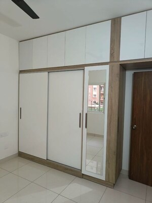 Room in 3 BHK Apartment at Prestige Finsbury Park Regent, Bagaluru – for Rent