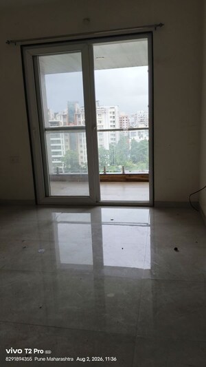 Room in 2 BHK Apartment at Dream Metropark County, Balewadi – for Rent