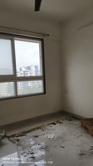 Room in 2 BHK Apartment at Dream Metropark County, Balewadi – for Rent