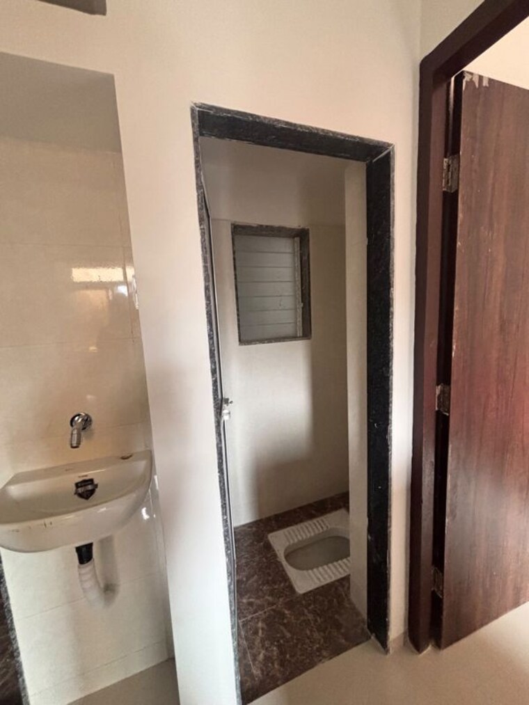 Bathroom, pg-tower 2 Bedroom 650 Sq.Ft. Apartment In Badlapur West Thane 10567966
