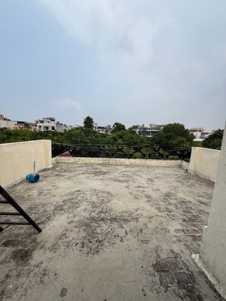 Terrace, kalkaji 1 Bedroom 100 Sq.Yd. Builder Floor In Kalkaji Delhi 10567975