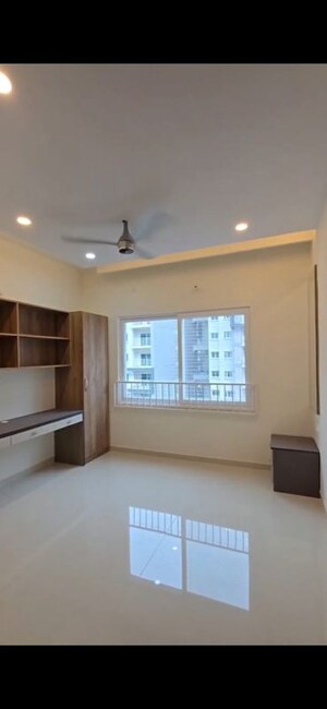 Room in 3 BHK Apartment at LnT Raintree Boulevard, Hebbal – for Rent