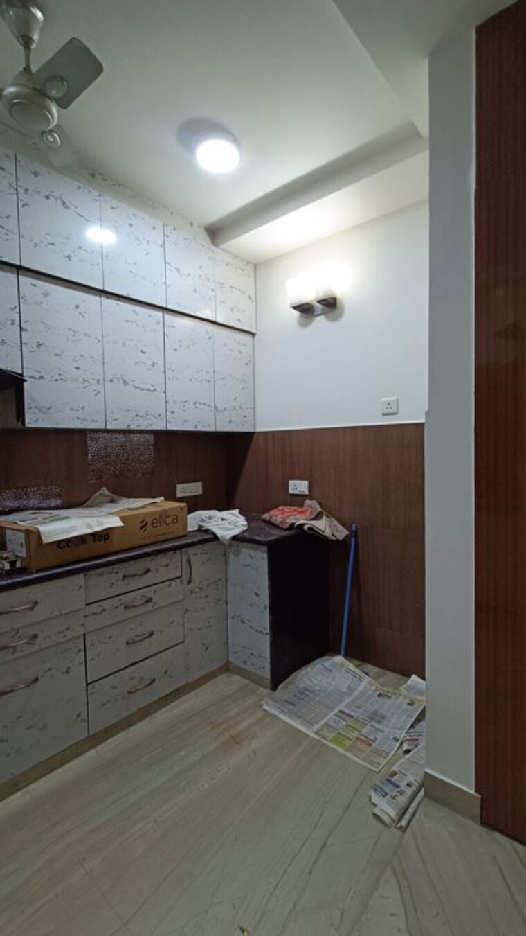Kitchen, ashok vihar 2 Bedroom 125 Sq.Ft. Builder Floor In Ashok Vihar Delhi 10567997