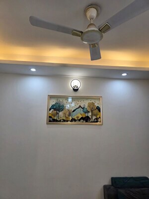 Furnished Amenities in 3 BHK Builder Floor at Freedom Fighters Enclave – for Rent