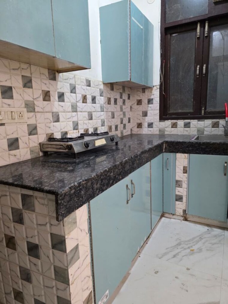 Kitchen, freedom fighters enclave 3 Bedroom 1350 Sq.Ft. Builder Floor In Freedom Fighters Enclave Delhi 10568028