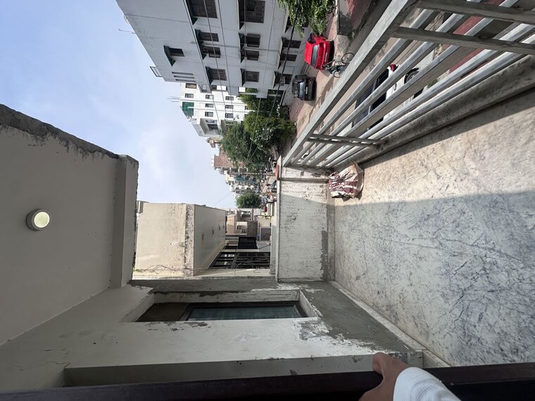 Balcony, rwa-residential-society-sector-46 2 Bedroom 1600 Sq.Ft. Builder Floor In Sector 46 Gurgaon 10568025